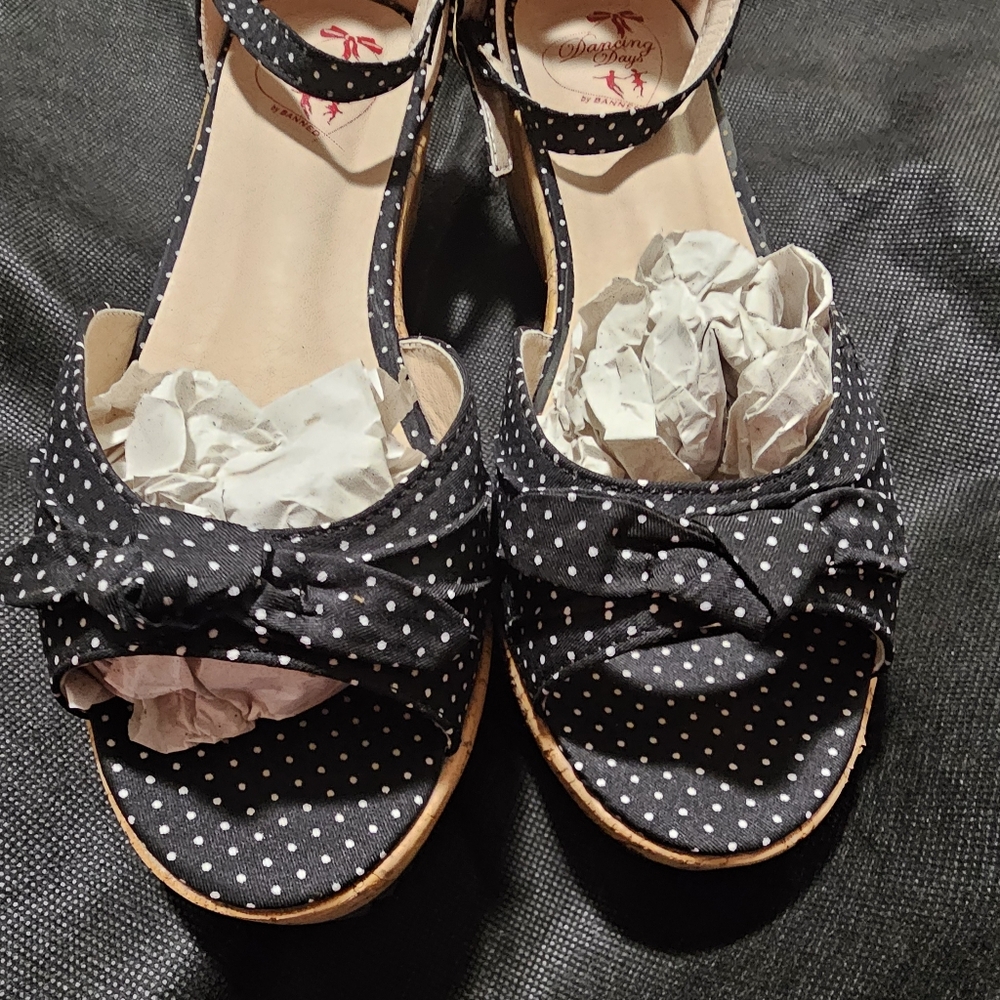 Banned Apparel Vintage Retro Polka Dot Flats Platform Heel - Picture 3 of 8
